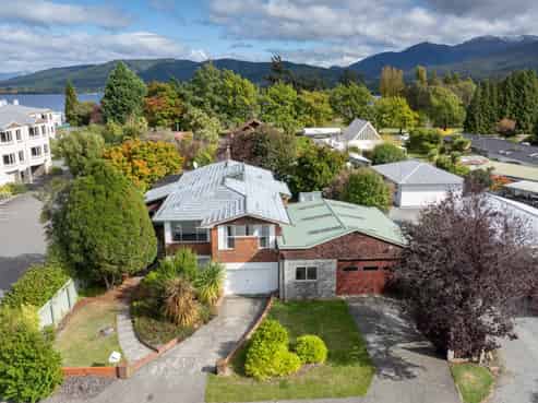 11 Miro Street, Te Anau