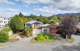 11 Miro Street, Te Anau