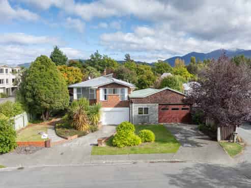 11 Miro Street, Te Anau