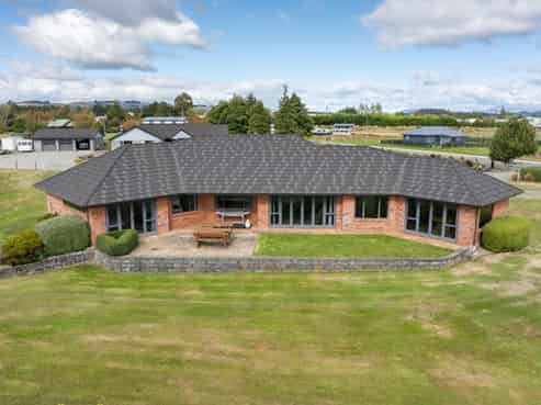 24 Oraka Street, Te Anau