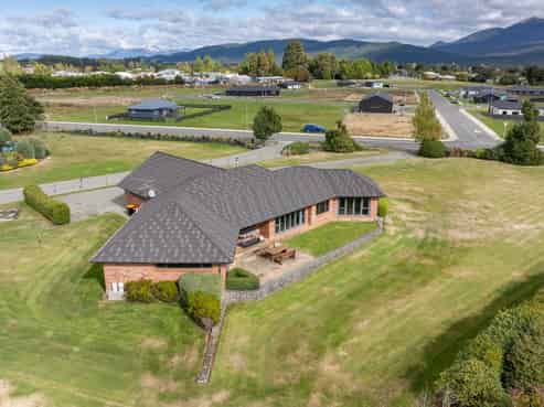 24 Oraka Street, Te Anau
