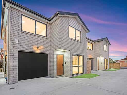 16C Buckland Road, Mangere East