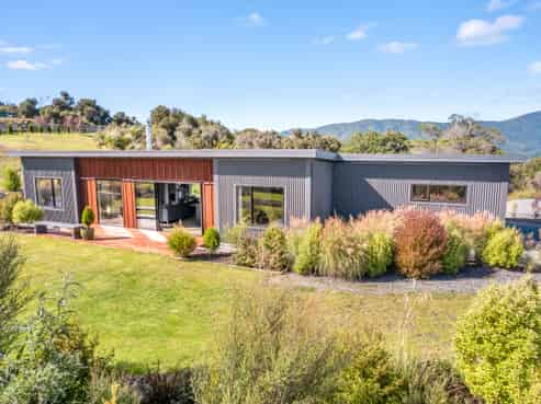 260 Fairview Drive, Akatarawa
