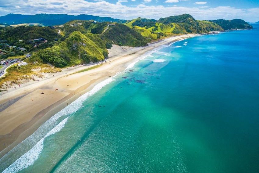Central Living in the Heart of Mangawhai - Meer