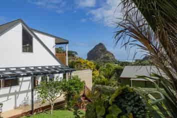 51 Seaview Road, Piha
