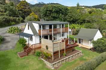 51 Seaview Road, Piha