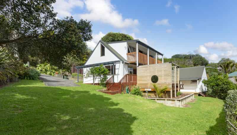 51 Seaview Road, Piha