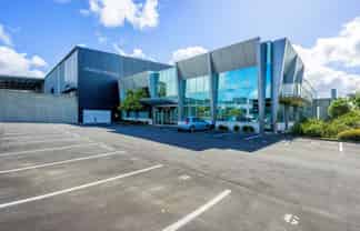 Versatile 424sqm Office with Expansion Options