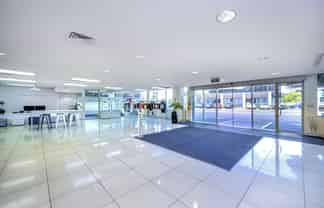 772sqm Showroom in Strategic Industrial Location