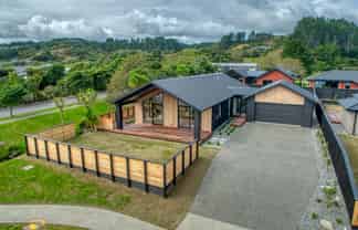 61 Ashley Drive, Paroa