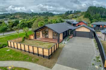 61 Ashley Drive, Paroa