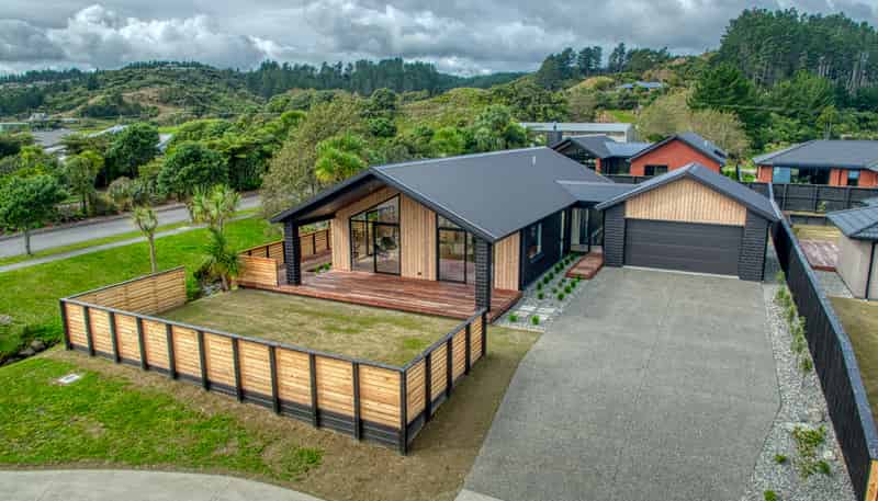 61 Ashley Drive, Paroa