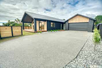 61 Ashley Drive, Paroa