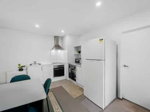 G02/28C Eileen Newey Place, Henderson
