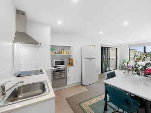 G02/28C Eileen Newey Place, Henderson