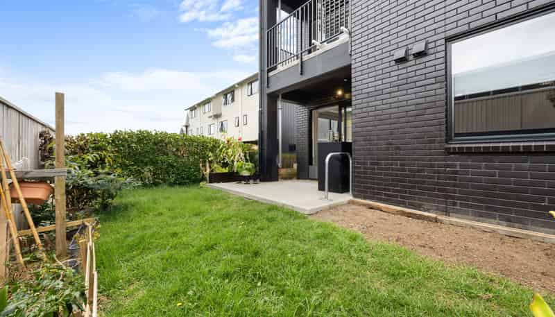 G02/28C Eileen Newey Place, Henderson