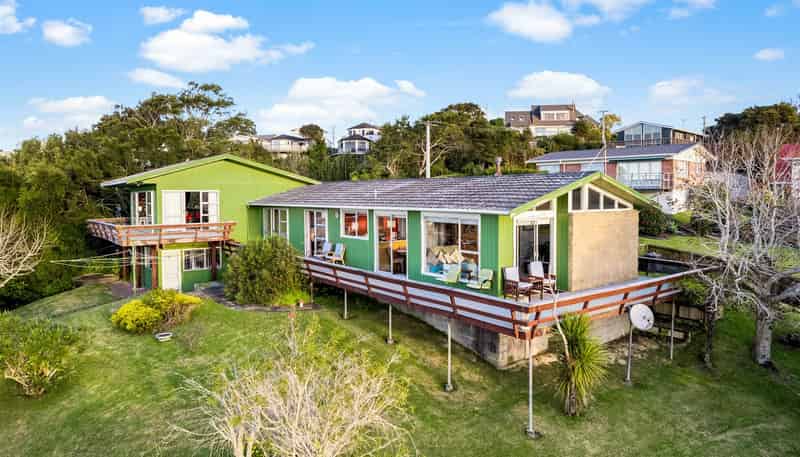 14 Vipond Road, Stanmore Bay