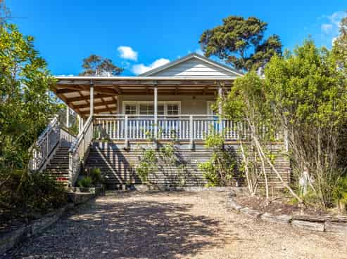117 Queens Drive, Oneroa
