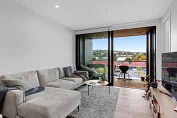 304/32 Anzac Road, Browns Bay