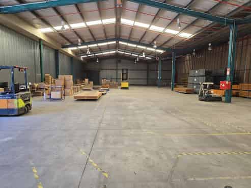 Sizeable warehouse in Maleme Business Park