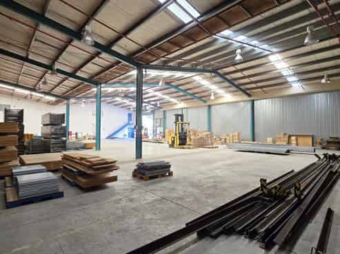 Sizeable warehouse in Maleme Business Park