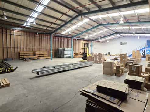 Sizeable warehouse in Maleme Business Park