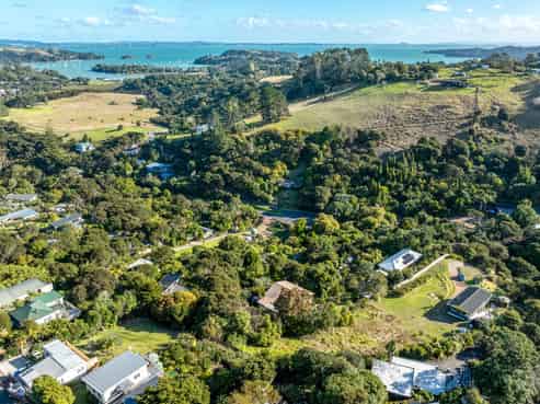 12B Te Toki Road, Ostend