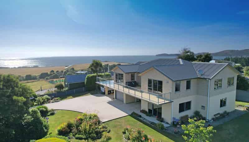 11 Oakham Street, Hampden