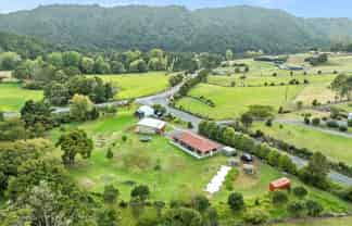 6 Tavinor Road, Otaika