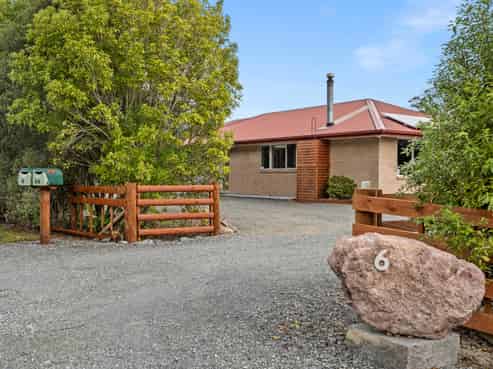 6 Tavinor Road, Otaika