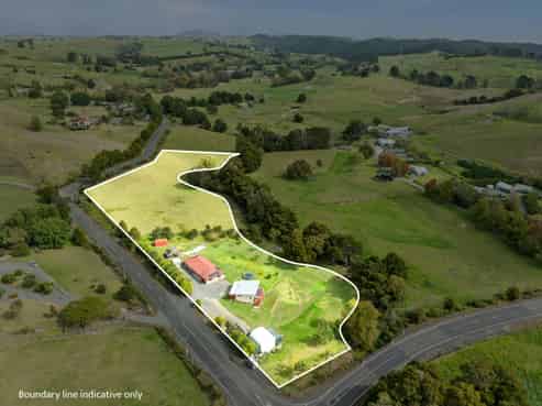 6 Tavinor Road, Otaika