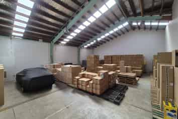 Warehouse plus offices - Mint condition!