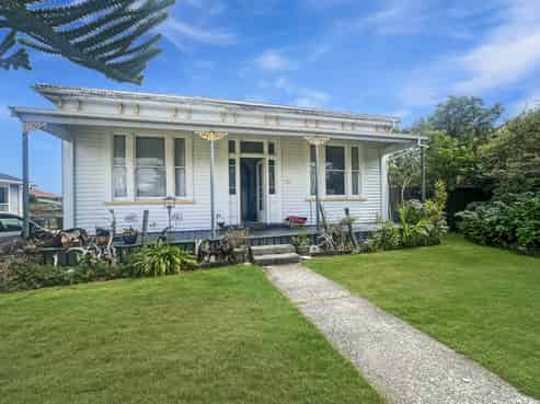 129 Hall Street, Hokitika