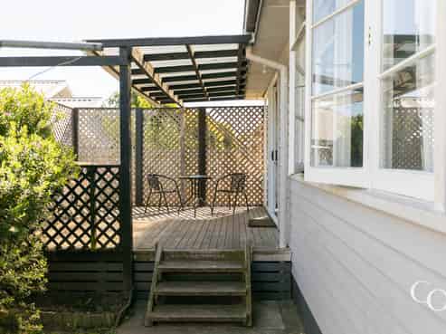 1005 Hood Street, Mayfair