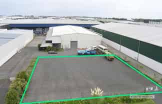 CBRE | Hardstand and Fenced 1,450sqm Yard