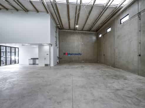 Versatile Industrial Warehouse