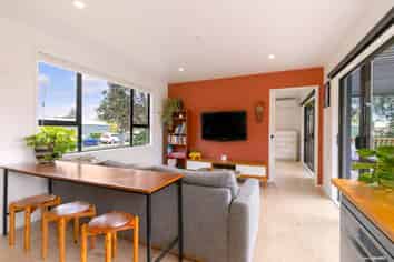 6 Mission Road, Port Waikato