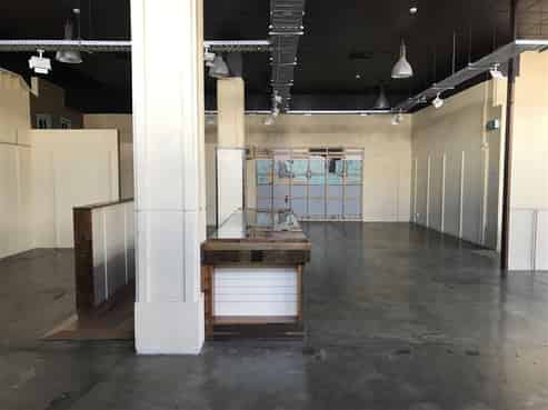 Corner profile retail or office