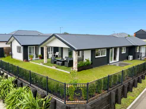 19 Trevor McMiken Drive, Patumahoe