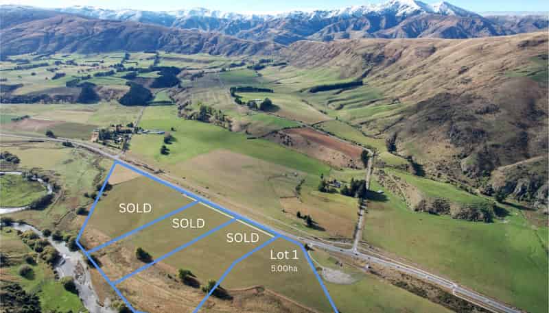 426-432 Garston-Athol Highway, Garston