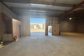 Brand New 225m² Industrial Unit 