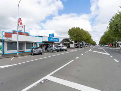 Prime Commercial Building Up for Sale !!