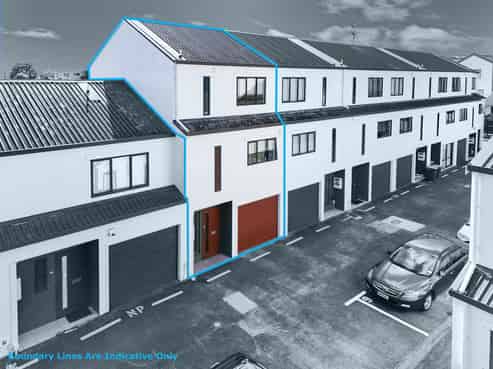 7/12 Ambrico Place, New Lynn