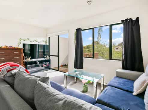 7/12 Ambrico Place, New Lynn