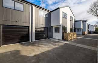 4 & 5/11 Brockworth Place, Riccarton