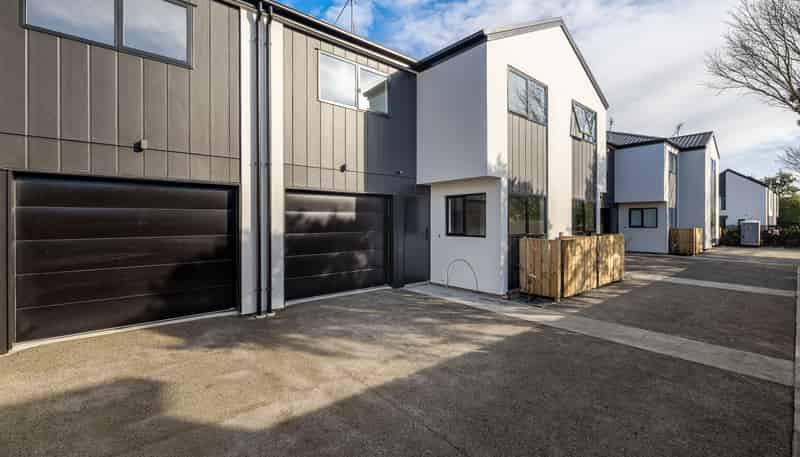4 & 5/11 Brockworth Place, Riccarton