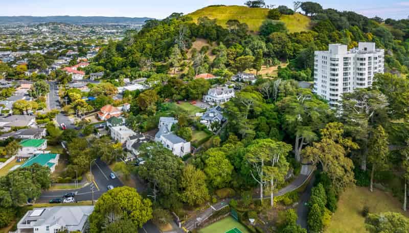 79 Owens Road, Epsom