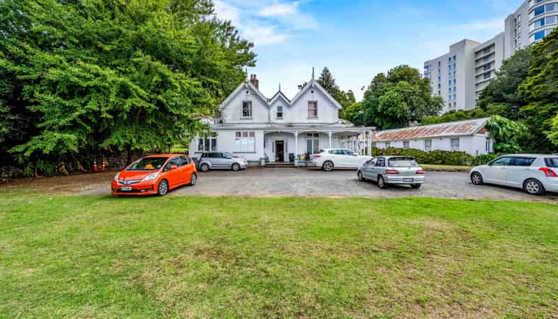 79 Owens Road, Epsom