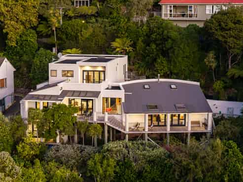 52 Walter Road, Lowry Bay, Eastbourne