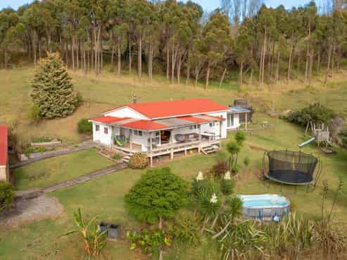 184 Koutu Loop Road, Opononi